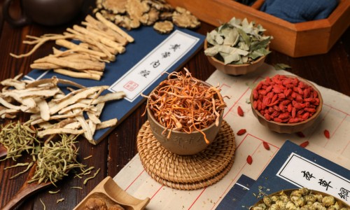 脸上长黑斑怎么去除最快方法-【脸上长了个包】脸上长个大痘痘怎么快速消 - 脸上长个个软包在里面网